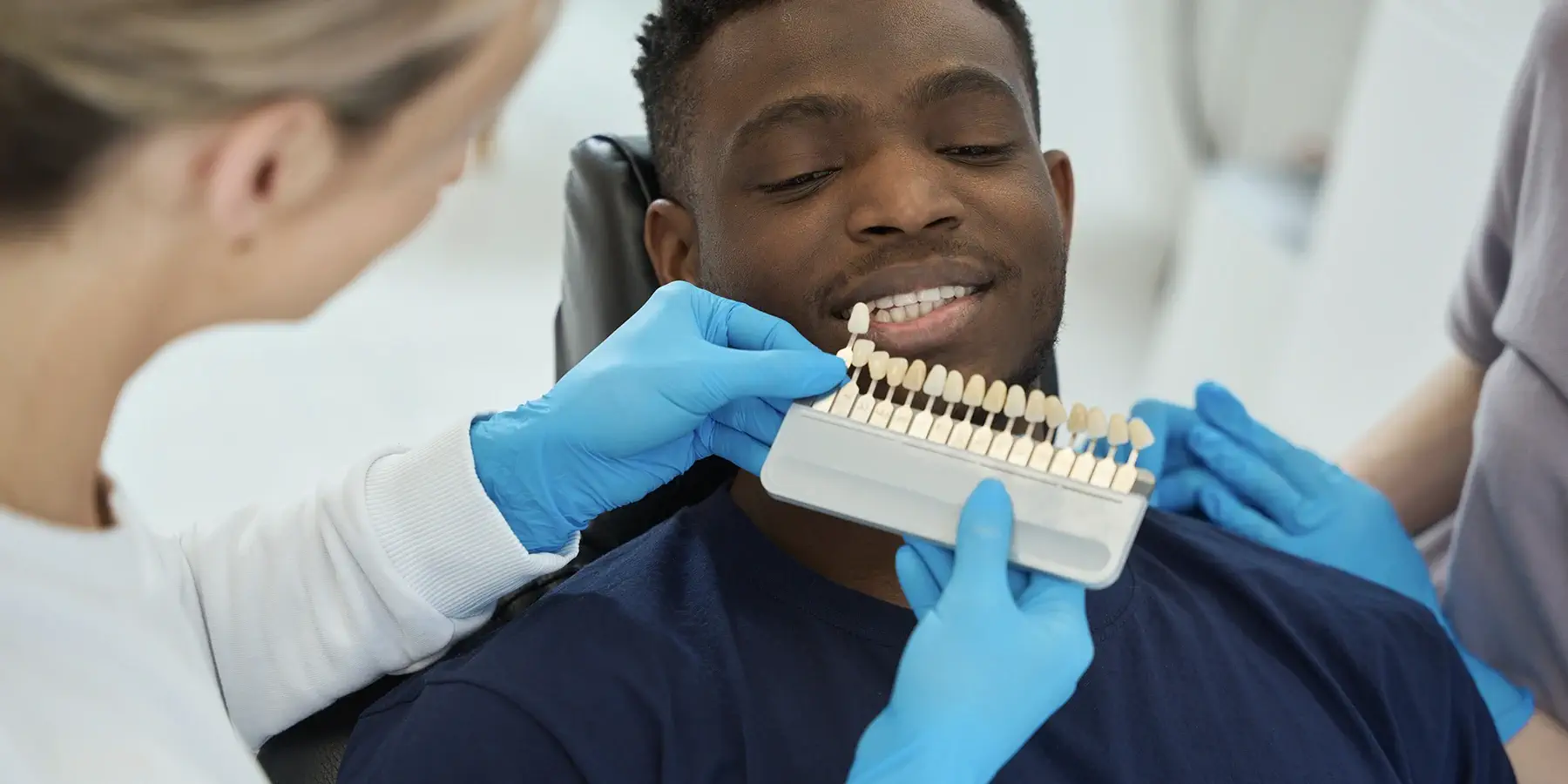 Dental Bonding vs. Veneers: Which Is Right for You?
